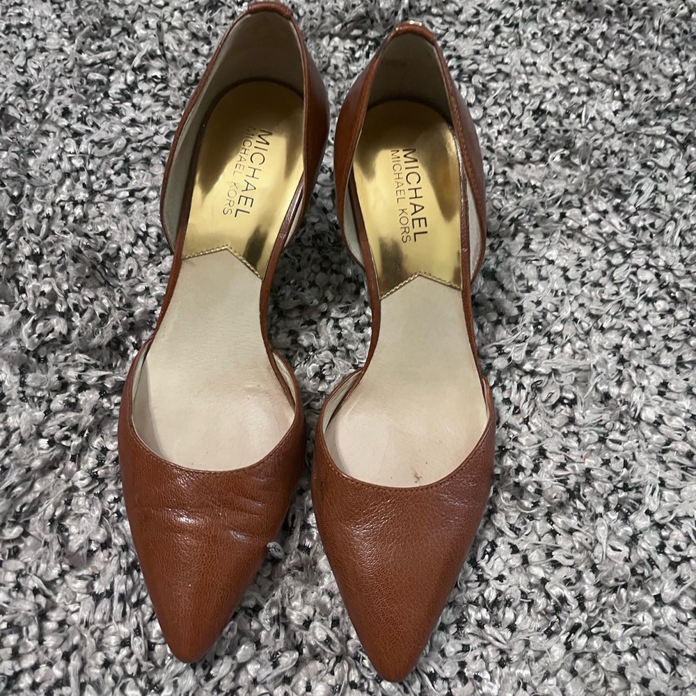 Michael Kors size 7M